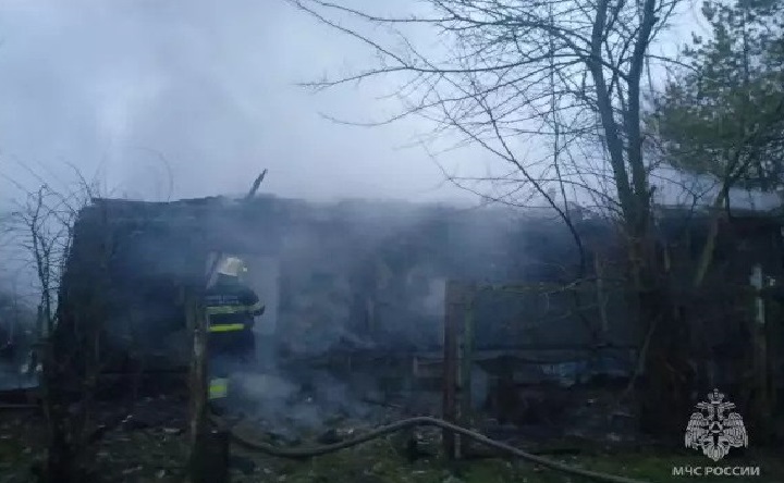 Место пожара Фото пресс-службы МЧС по Ростовской области