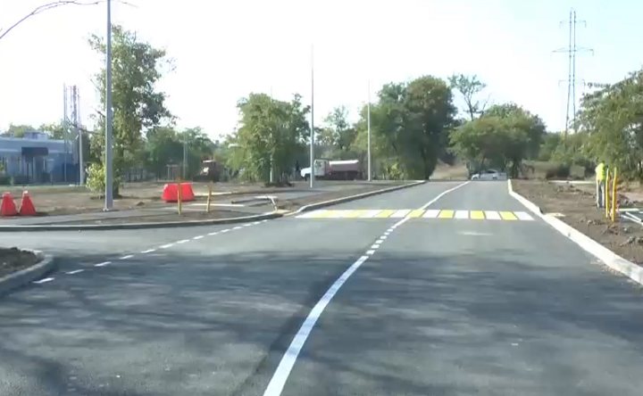 Внутриквартальный проезд к детсаду. Скриншот видео Светланы Камбуловой