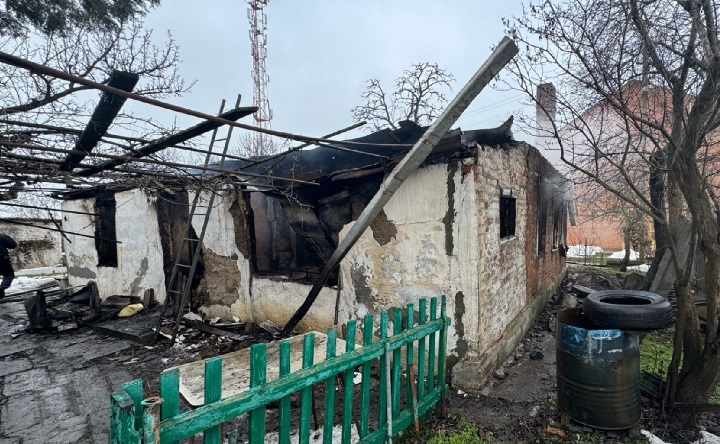 Место пожара. Фото пресс-службы МЧС по Ростовской области