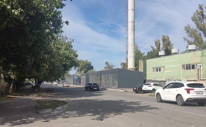 Торговые павильоны по улице Ленина. Фото Екатерины Сеник