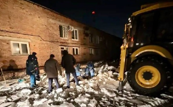 Ремонтные работы повреждённого кабеля. Фото telegram-канала АО «Донэнерго»