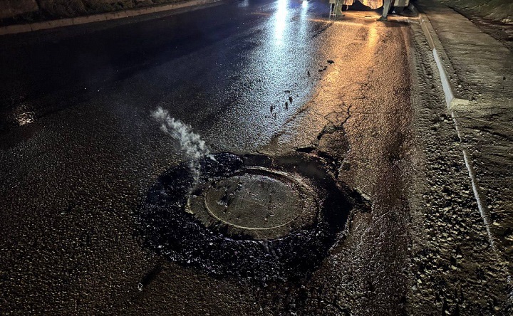 Временный ремонт ямы. Фото telegram-канала Светланы Камбуловой