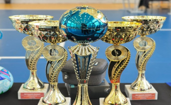 Комплект наград. Фото официальной страницы Вконтакте Федерации гонок дронов Ростовской области