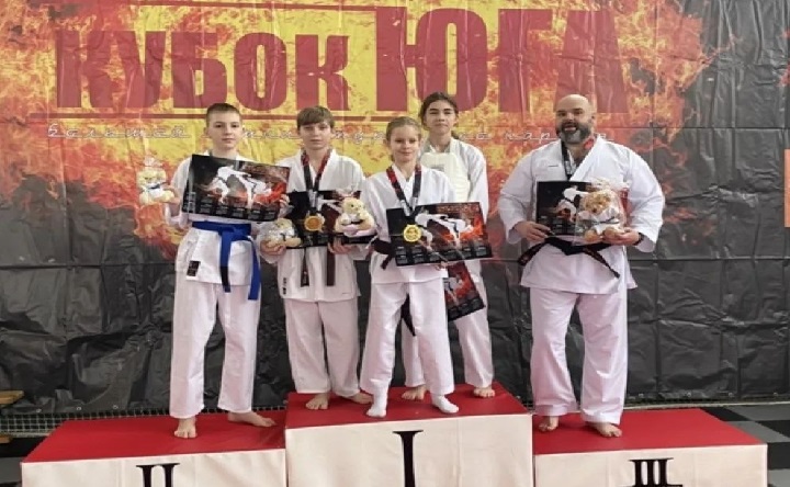 Участники турнира. Фото страницы ВК клуба «Азак»