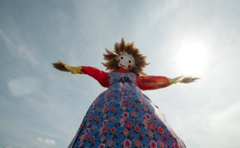 Чучело Масленицы. Фото с официальной страницы Вконтакте парка «Киммерия»