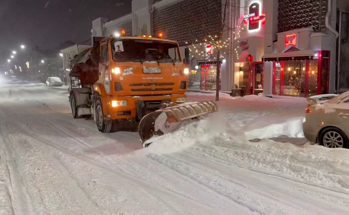 Расчистка улиц от снега. Фото telegram-канала Светланы Камбуловой