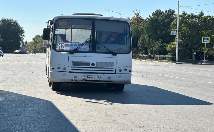 Автобус. Фото Дениса Лагутина