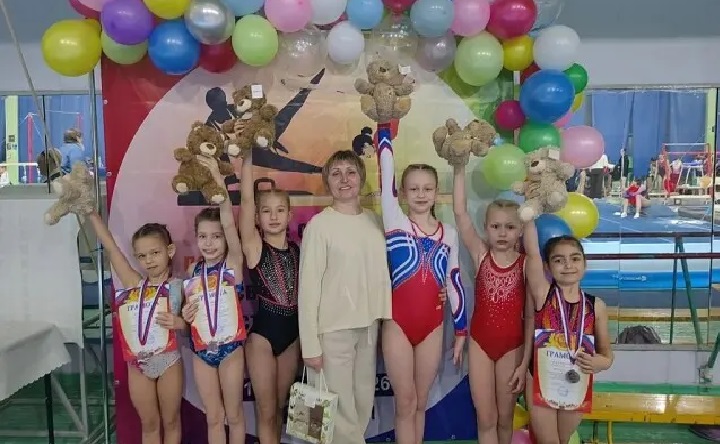 Участницы соревнований. Фото пресс-службы Азовского района