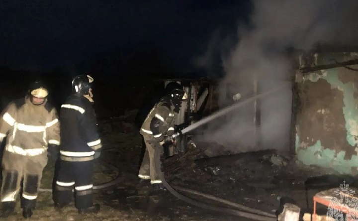 Место пожара. Фото пресс-службы МЧС по Ростовской области