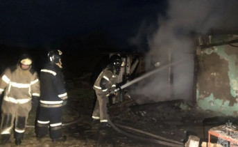 Место пожара. Фото пресс-службы МЧС по Ростовской области