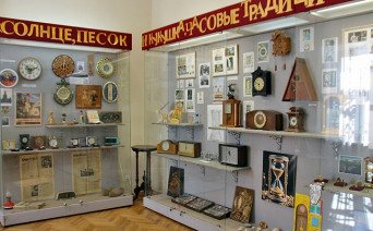 Выставка «Солнце, песок и кукушка. Часовые традиции России». Фото пресс-службы Таганрогского музея-заповедника