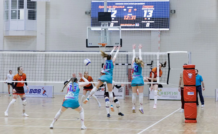 Игра «Красных Крыльев» с соперницами из Нижнего Новгорода («Спарта»). Фото Романа Корякина