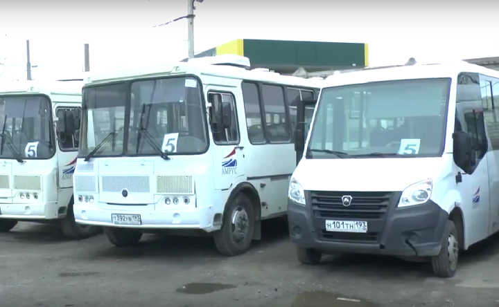 Автобусы по маршруту № 5. Фото пресс-службы администрации Таганрога