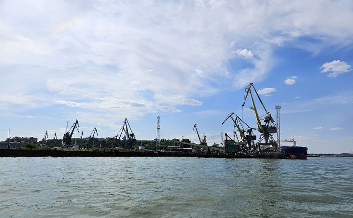 Таганрогский морской торговый порт. Фото ruffnews.ru
