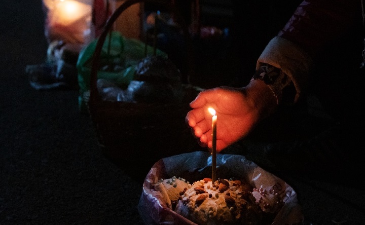 Освещение куличей. Фото с официальной страницы Вконтакте Храма Святой Троицы Азова