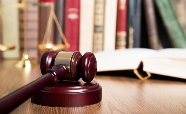 Молоток судьи. Фото пресс-службы СК РФ