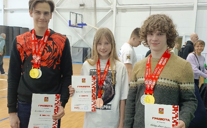 Победители соревнований. Фото с официальной страницы Вконтакте Всероссийской лиги дронов RDR