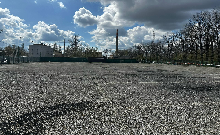 Футбольное поле на стадионе «Ермак». Фото telegram-канала Павла Исакова