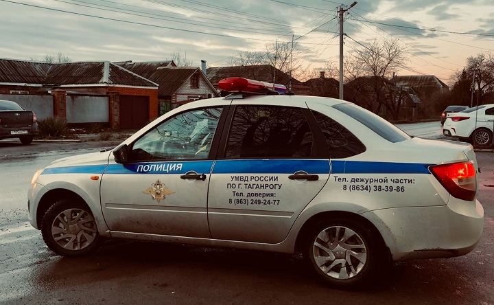 Машина ДПС в Таганроге. Фото ruffnews.ru