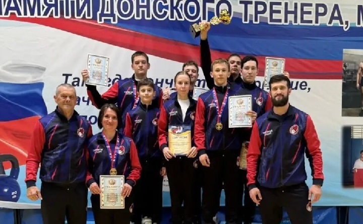 Участники турнира. Фото Александра Ливада