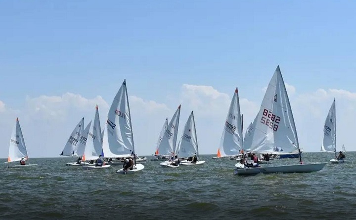 «Весенние паруса Таганрога». Фото donland.ru