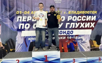 Роман Сазоненко с тренером Власом Шаповаловым