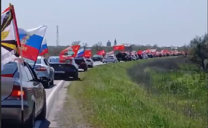 Участники автопробега. Фото Анастасии Горностаевой