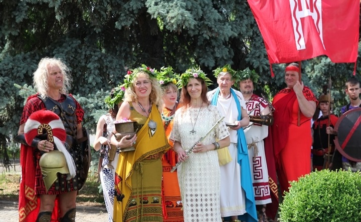 Участники фестиваля. Фото пресс-службы Азовского музея-заповедника