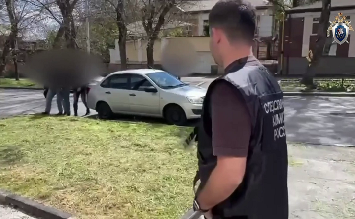 Подозреваемого в убийстве доставили в Таганрог. Фото пресс-службы регионального СК