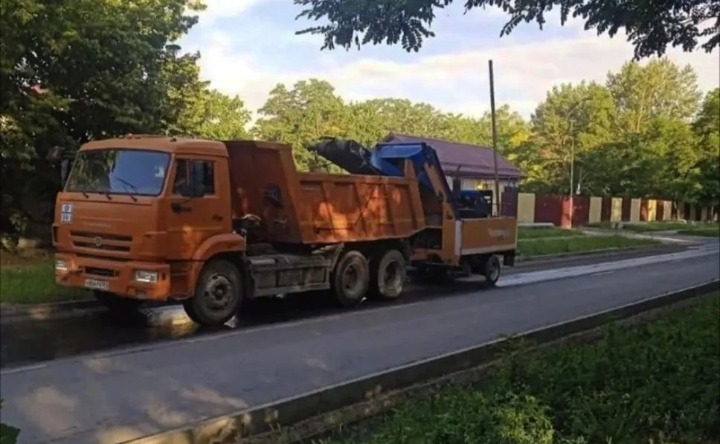 Уборка улиц. Фото telegram-канала Павла Исакова