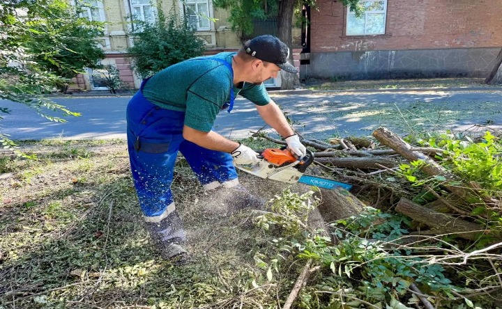 Устранение последствий непогоды. Фото Дианы Мацко