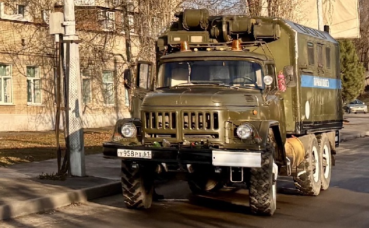 Аварийная машина Водоканала. Фото ruffnews.ru