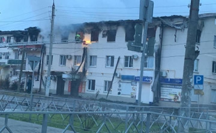 Пожар в Зернограде. Фото из Telegram-канала «Зерноградка»