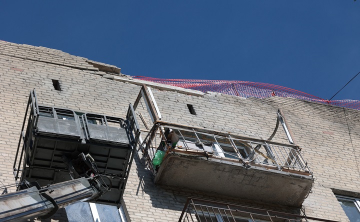 Дом, пострадавший из-за атаки БПЛА в Ростове. Фото пресс-службы губернатора