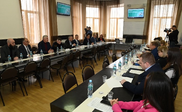 Участники круглого стола. Фото министерства региональной политики и массовых коммуникаций Ростовской области